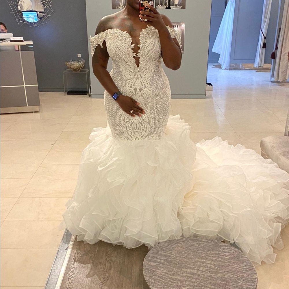 Wedding Dress for Top tier designer ESE AZENABOR/